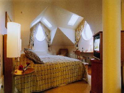 Riverside Hotel 2