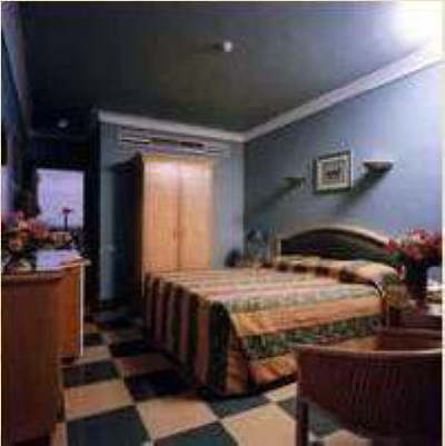 Paradise INN Windsor Hotel Alexandria - room
