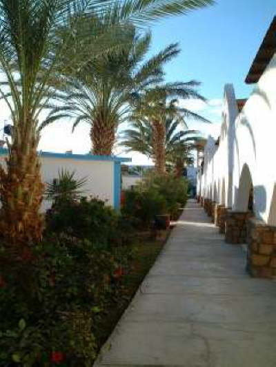 El Samaka Beach Hotel Hurghada - Bungalow-Walk