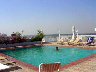 New Pola Hotel - Pool