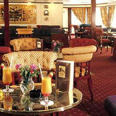 Oberoi Shehrayar Nile Cruise - loungebar