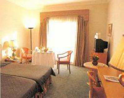 Sofitel Winter Palace Hotel - room
