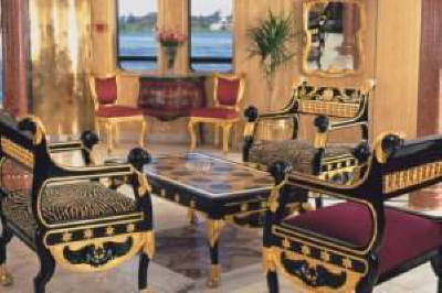 ramses king of the  Nile Cruise - lobby