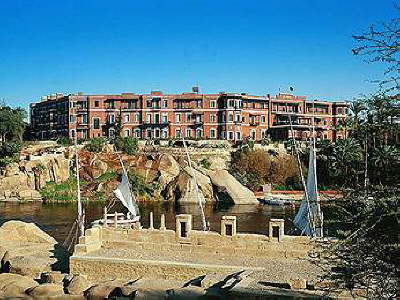 Sofitel OLD Cataract Hotel - front view