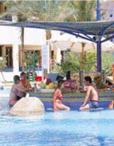 Nama Bay hotel-pool2
