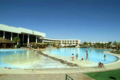 Pyramisa Sharm Resort-swimming-pool3-01