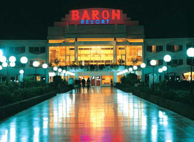 baron Resort Sharm-Hotel front walkway