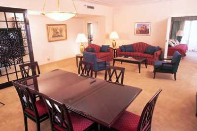 CAIWTHI_Hilton_World_Trade_Center_Cairo_Residence_gallery_accom_suites_large