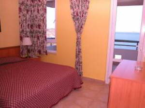 Riviera Suite Hotel