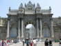 800px-DolmabahceMainGate