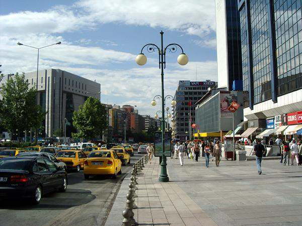 K%C4%B1z%C4%B1lay_Square_in_central_Ankara